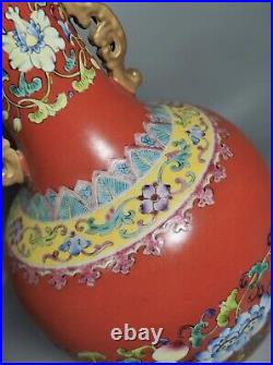 Antique China Qing Dynasty Qianlong period famille rose coral red glaze Vase