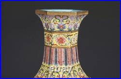 Antique Chinese famille rose Qianlong hexagonal Porcelain Vase with enamel Large