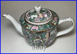 Antique Qianlong Chinese Teapot Famille Verte Handpainted Qing