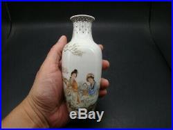 Chinese 1920's nice small famille rose vase (Qian Long Mark) u4293