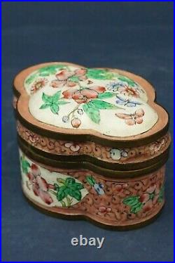 Chinese Cloisonne cloisonné box 1800 Qing Dynasty Qianlong famille rose