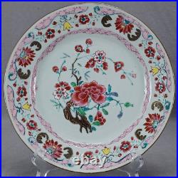 Chinese Export Qianlong Hand Painted Famille Rose 9 Inch Plate