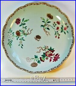 Chinese Porcelain A very large Qianlong, Famille Rose Plate