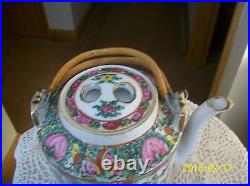 Chinese Porcelain Teapot Qianlong Period Famille Rose Medallion Pattern