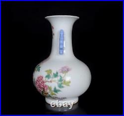 Old Famille Rose Chinese Porcelain Flower Vase Qianlong Marked BW589