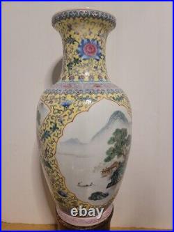 Qianlong Chinese Famille Rose vase