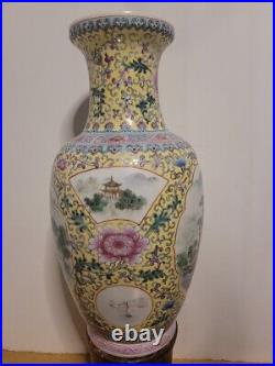 Qianlong Chinese Famille Rose vase