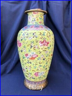 Superb Chinese Famille Rose Porcelain Vase Qianlong Jiaqing Lime Green