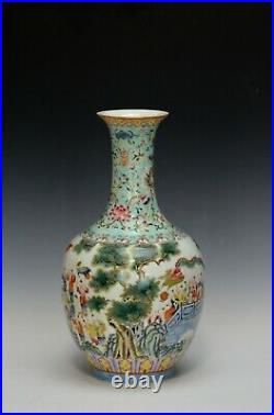 Superb Chinese Qing Qianlong Period Famille Rose Boys in Parade Porcelain Vase